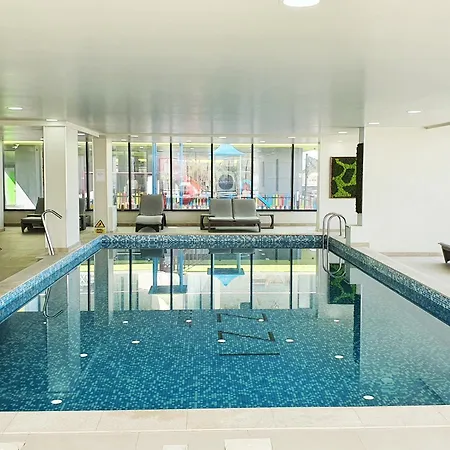 Crystal Bay 10 - Pool And Apartament *