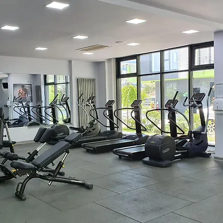 Crystal Bay 10 - Pool And Lägenhet Năvodari