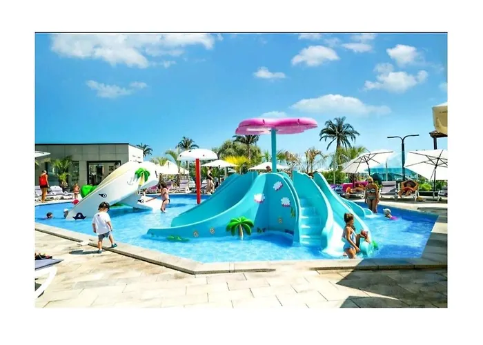 Crystal Bay 10 - Pool And Appartement Năvodari